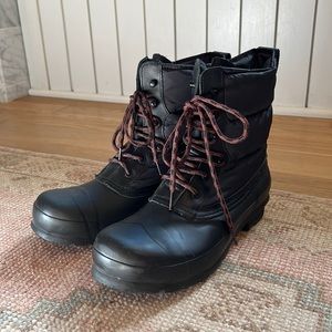 Insulated waterproof boots